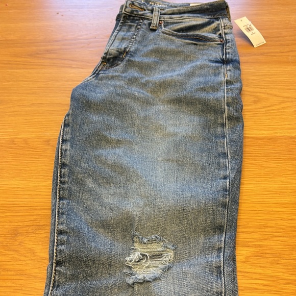 NEW! High rise jeans. Size 4 Short - Picture 3 of 5